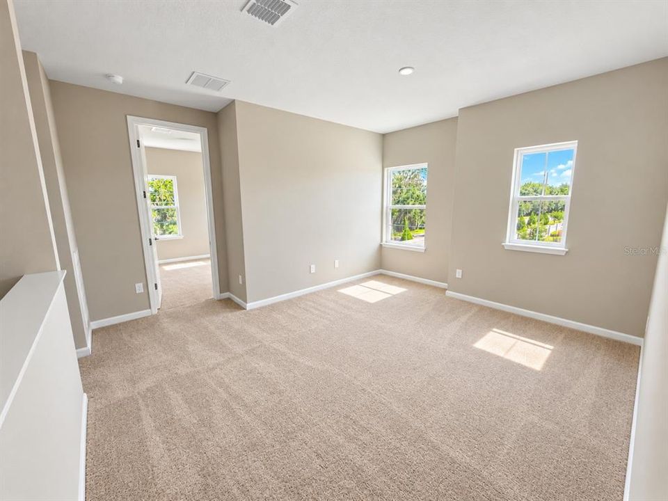 For Rent: $4,999 (5 beds, 3 baths, 2563 Square Feet)