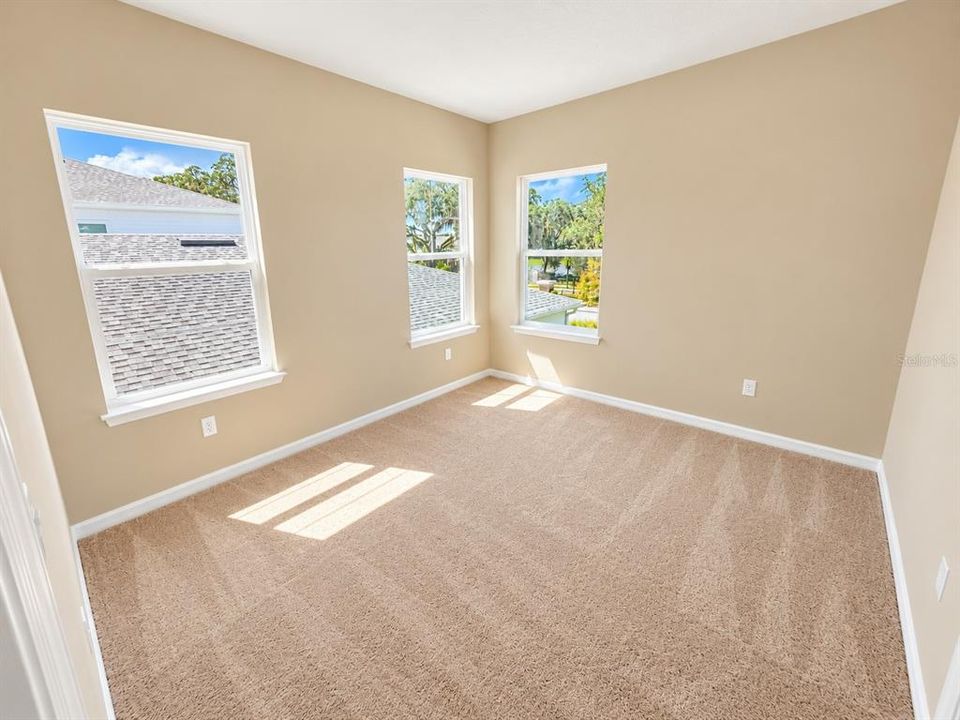 For Rent: $4,999 (5 beds, 3 baths, 2563 Square Feet)