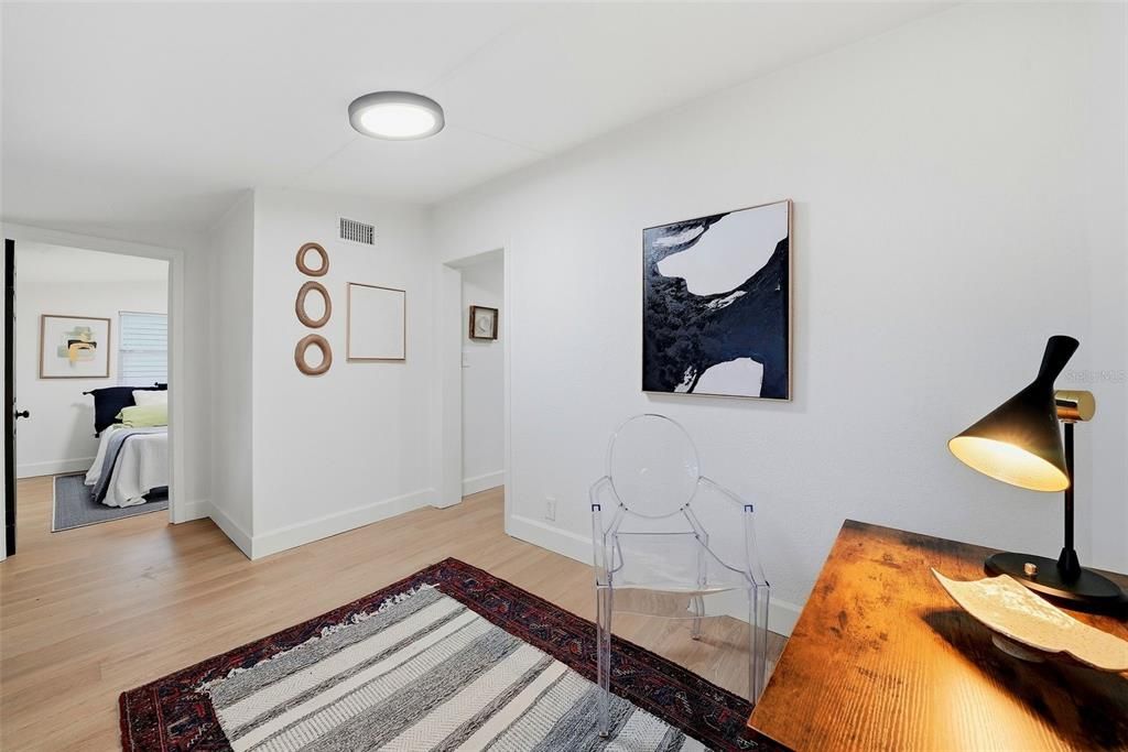 На продажу: $229,900 (2 спален, 1 ванн, 665 Квадратных фут)