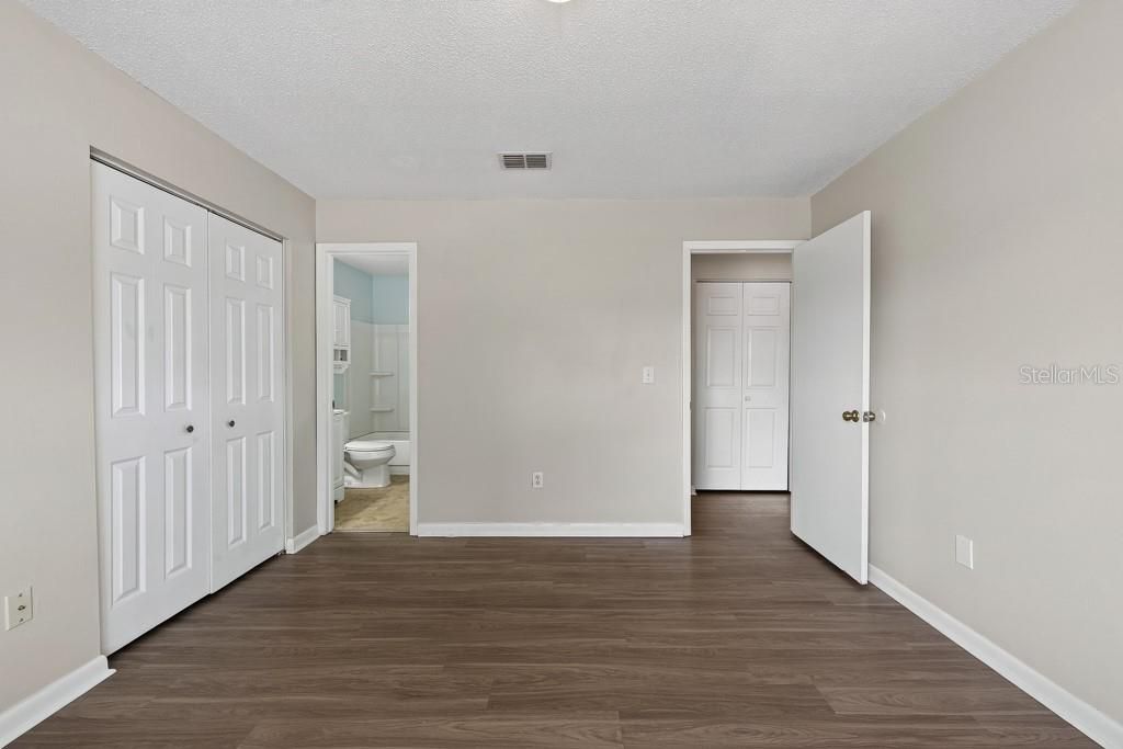 For Sale: $300,000 (3 beds, 2 baths, 1169 Square Feet)