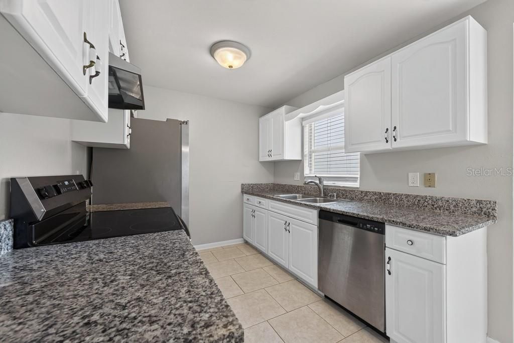 For Sale: $300,000 (3 beds, 2 baths, 1169 Square Feet)