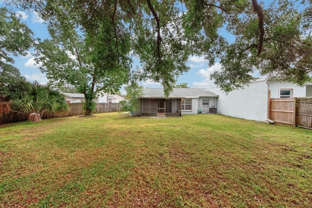 For Sale: $300,000 (3 beds, 2 baths, 1169 Square Feet)