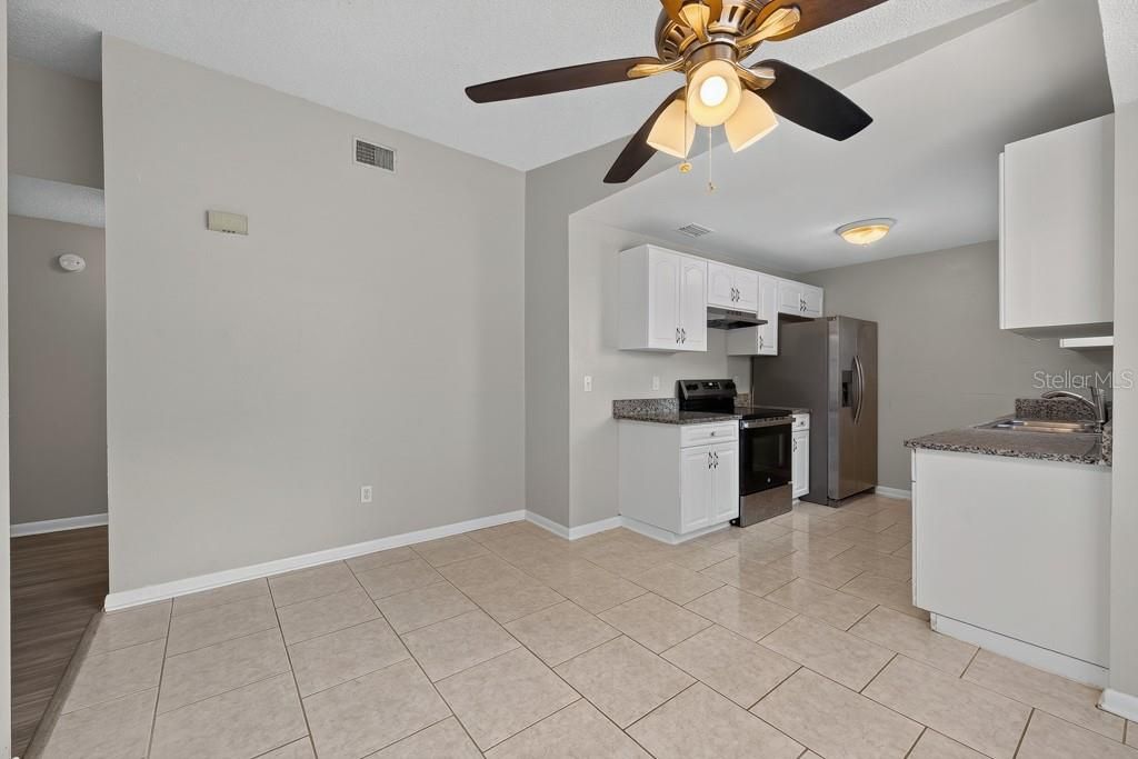 For Sale: $300,000 (3 beds, 2 baths, 1169 Square Feet)