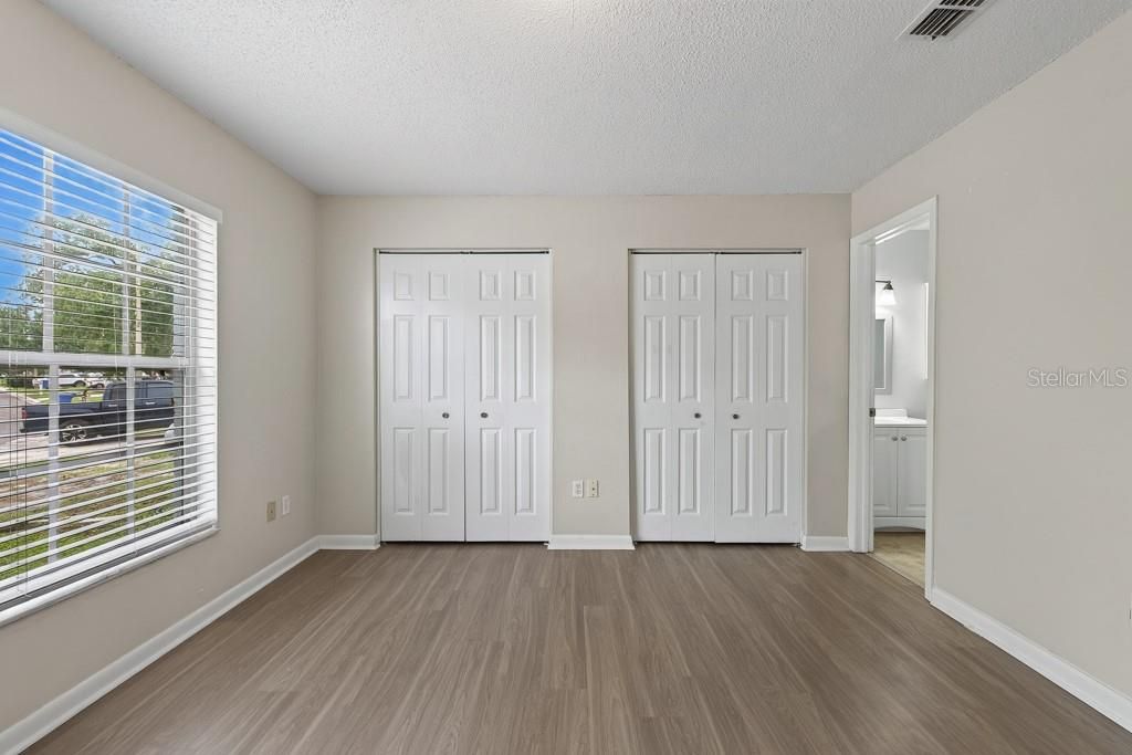 For Sale: $300,000 (3 beds, 2 baths, 1169 Square Feet)