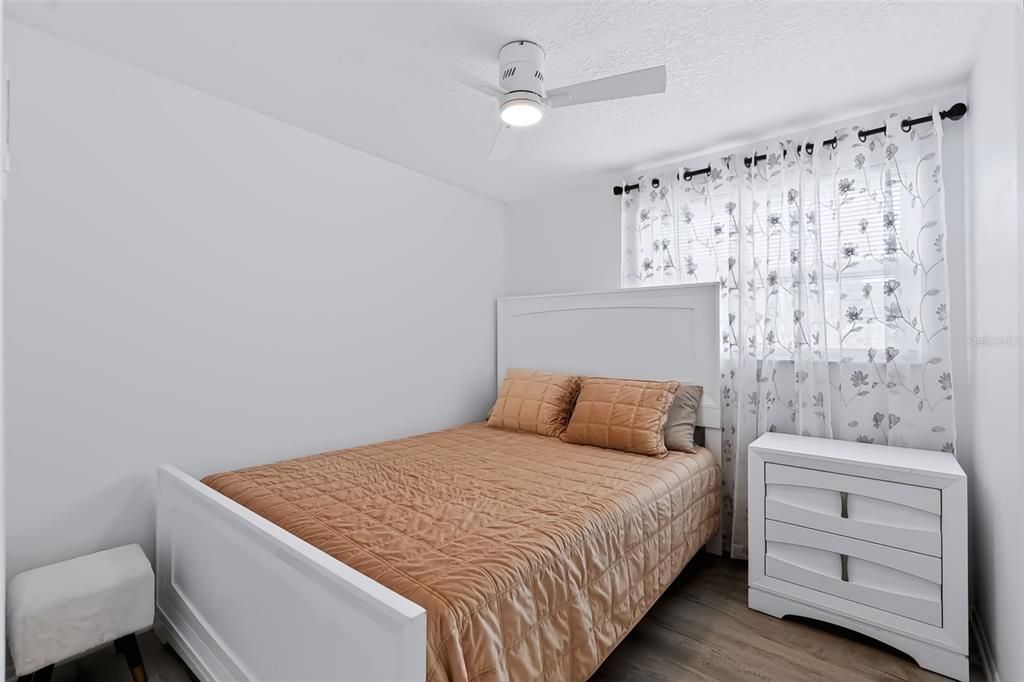 На продажу: $389,900 (3 спален, 2 ванн, 1082 Квадратных фут)