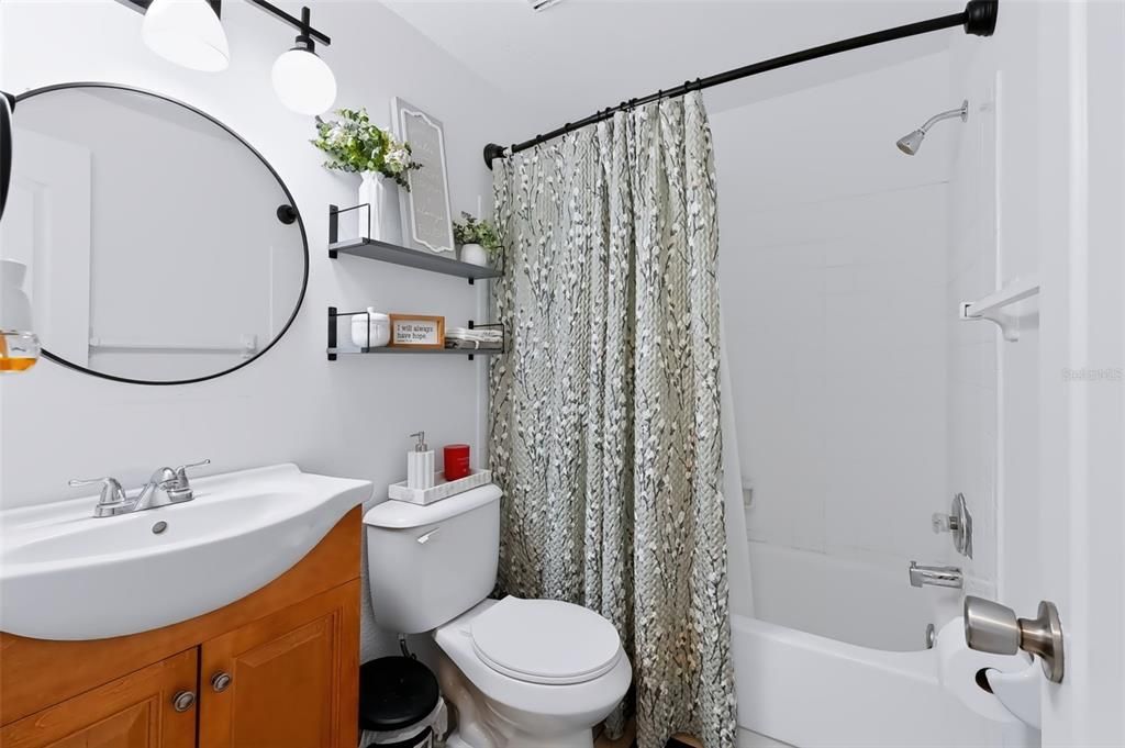 На продажу: $389,900 (3 спален, 2 ванн, 1082 Квадратных фут)