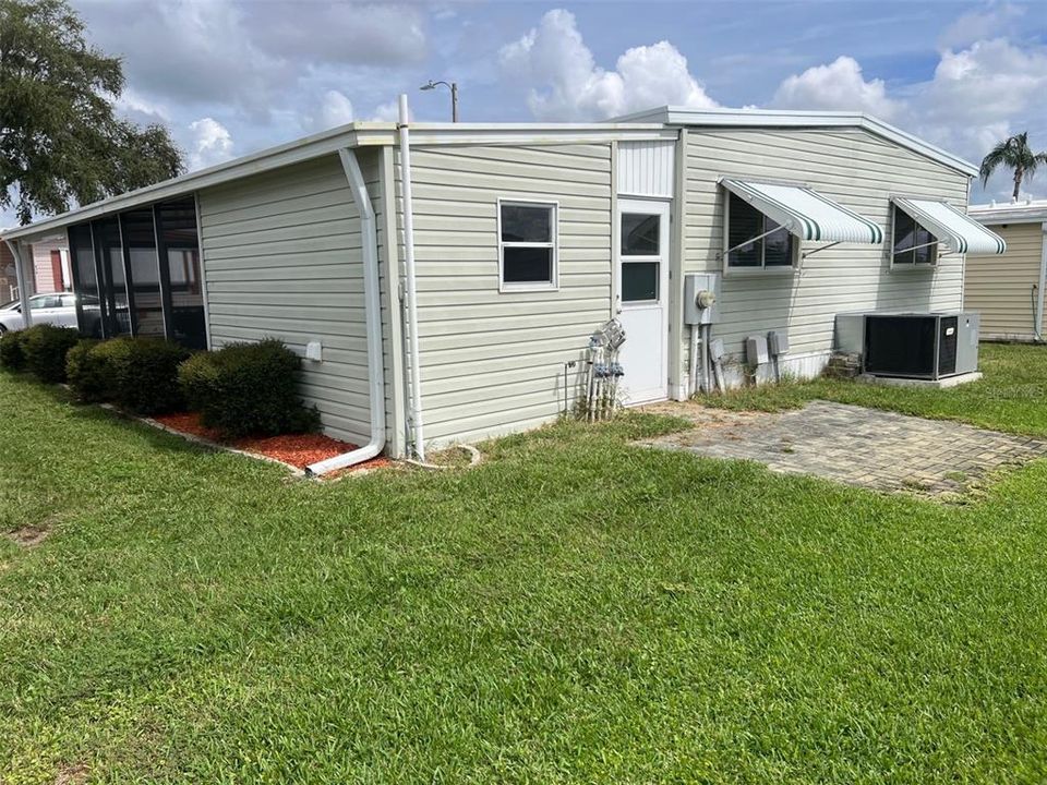 En Venta: $122,500 (2 camas, 2 baños, 888 Pies cuadrados)