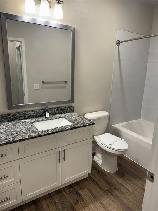 For Rent: $1,495 (1 beds, 1 baths, 871 Square Feet)