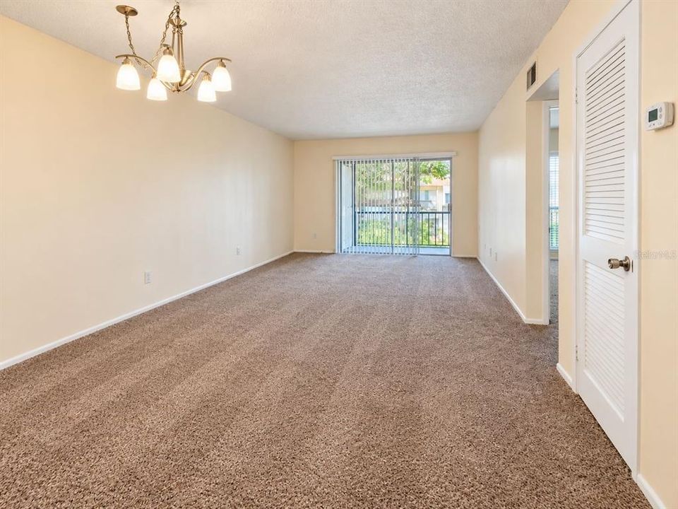 En Venta: $94,500 (2 camas, 2 baños, 1100 Pies cuadrados)