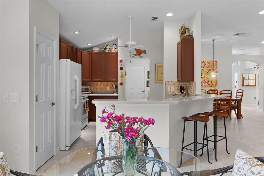 For Sale: $550,000 (3 beds, 2 baths, 2004 Square Feet)