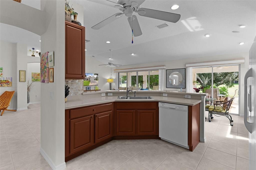 For Sale: $550,000 (3 beds, 2 baths, 2004 Square Feet)