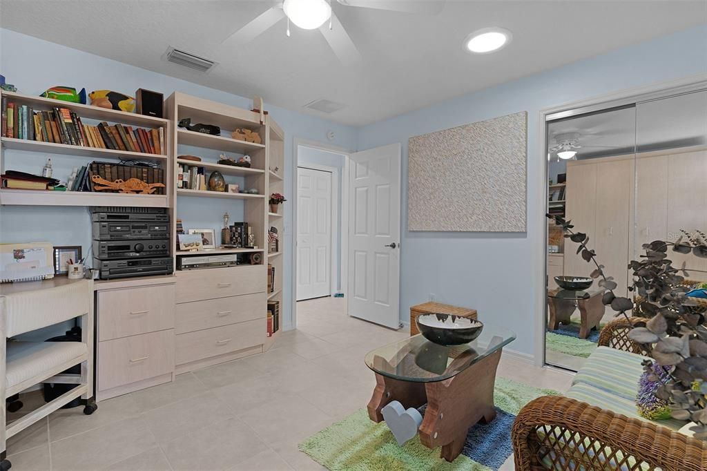 For Sale: $550,000 (3 beds, 2 baths, 2004 Square Feet)