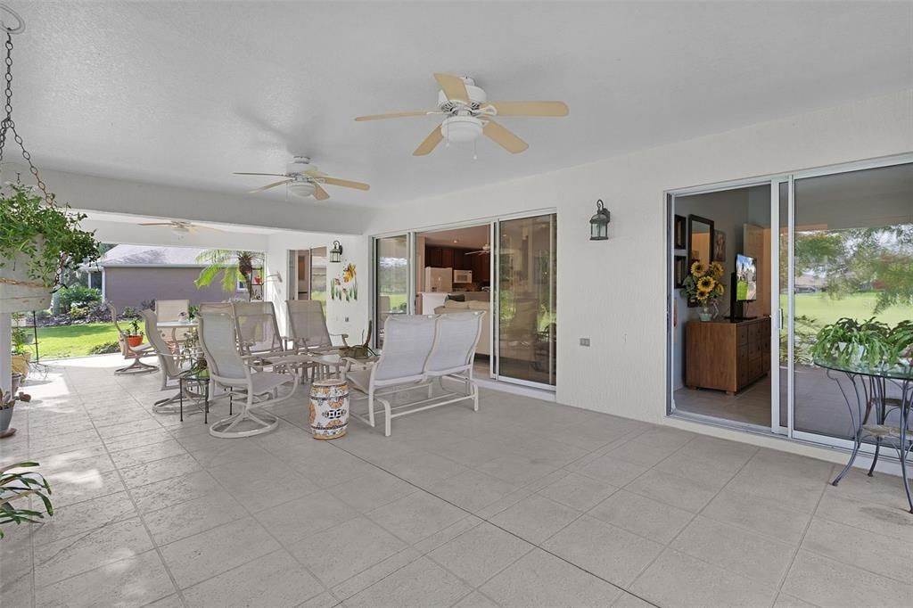 For Sale: $550,000 (3 beds, 2 baths, 2004 Square Feet)