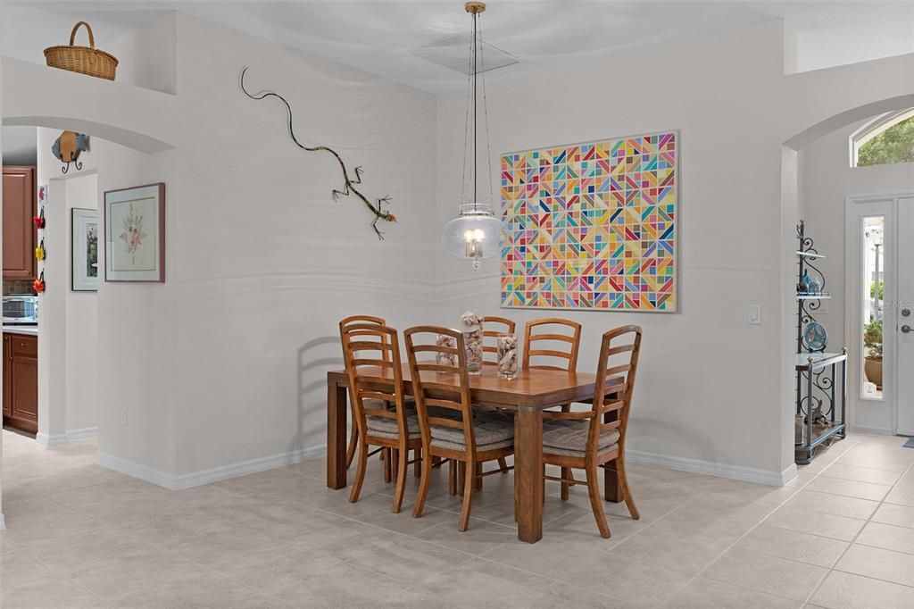 For Sale: $550,000 (3 beds, 2 baths, 2004 Square Feet)