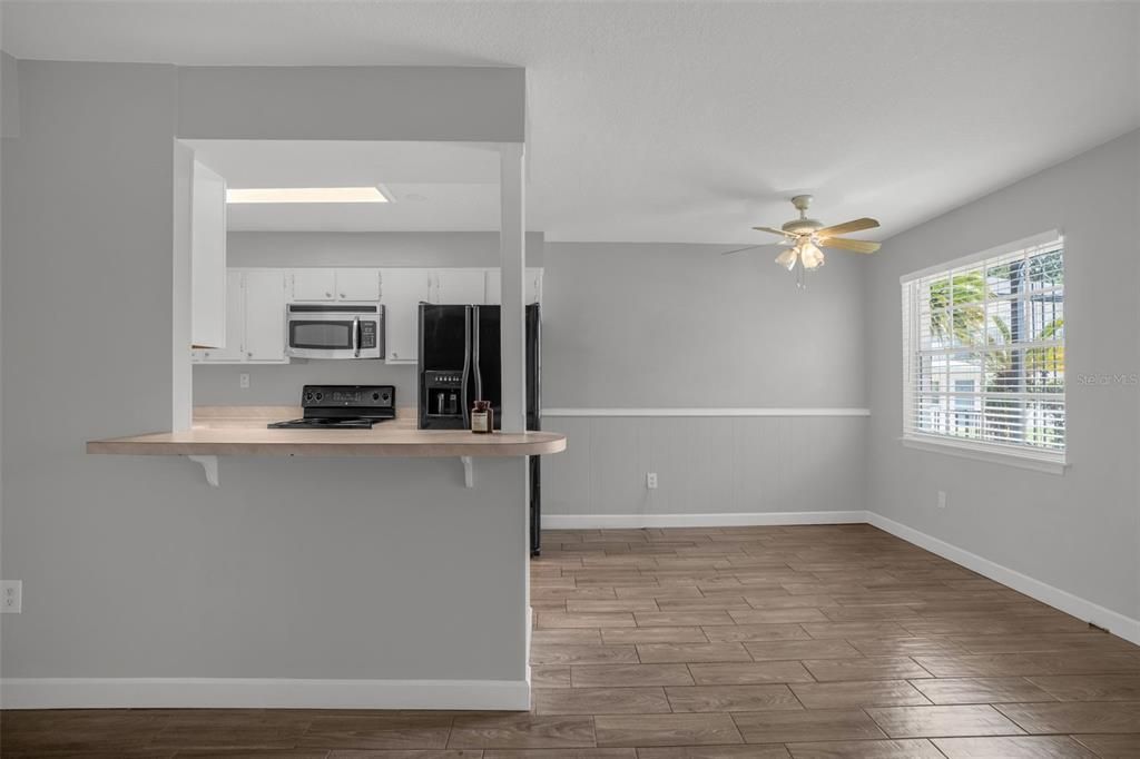 For Rent: $1,500 (1 beds, 1 baths, 632 Square Feet)