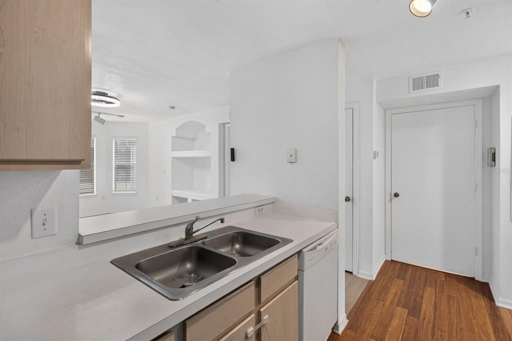 En Venta: $114,900 (1 camas, 1 baños, 674 Pies cuadrados)