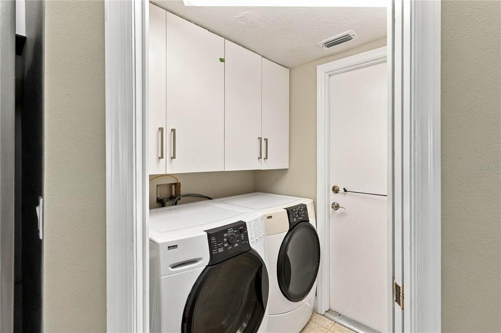 На продажу: $684,900 (3 спален, 2 ванн, 2084 Квадратных фут)