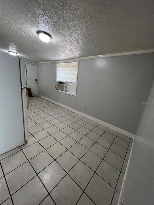 For Rent: $1,195 (1 beds, 1 baths, 400 Square Feet)