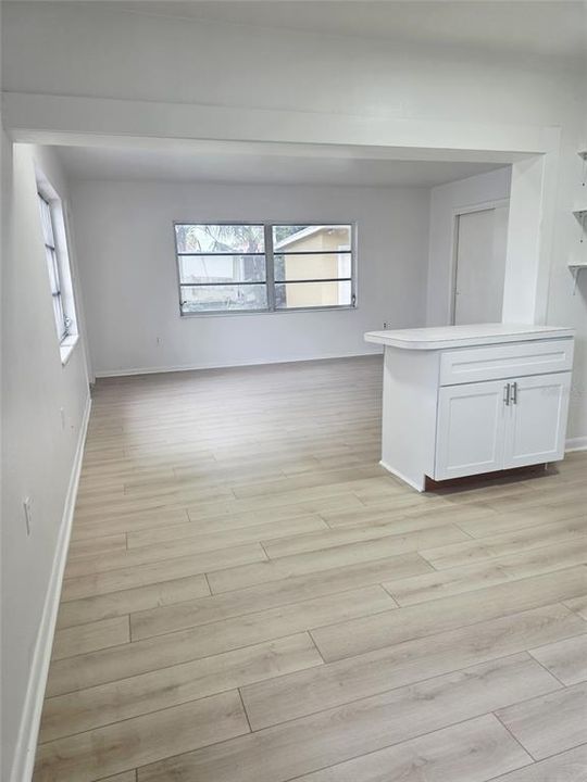 На продажу: $387,999 (3 спален, 2 ванн, 1269 Квадратных фут)