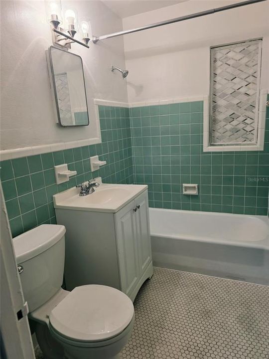 На продажу: $387,999 (3 спален, 2 ванн, 1269 Квадратных фут)