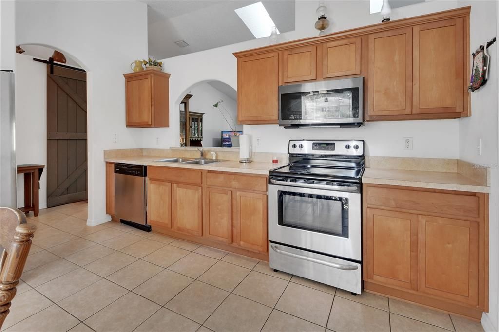En Venta: $309,900 (4 camas, 2 baños, 1858 Pies cuadrados)