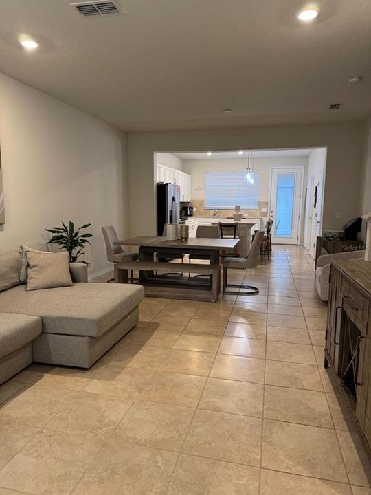 For Rent: $2,300 (3 beds, 2 baths, 1617 Square Feet)