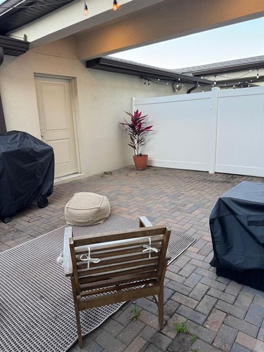 For Rent: $2,300 (3 beds, 2 baths, 1617 Square Feet)