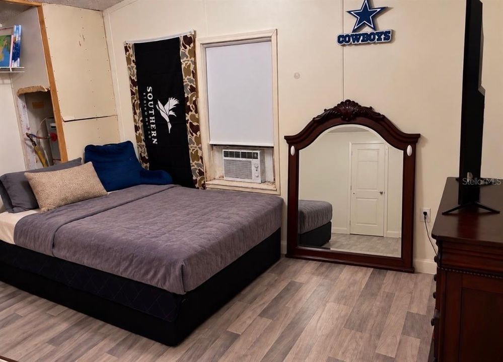 На продажу: $179,900 (3 спален, 2 ванн, 1216 Квадратных фут)