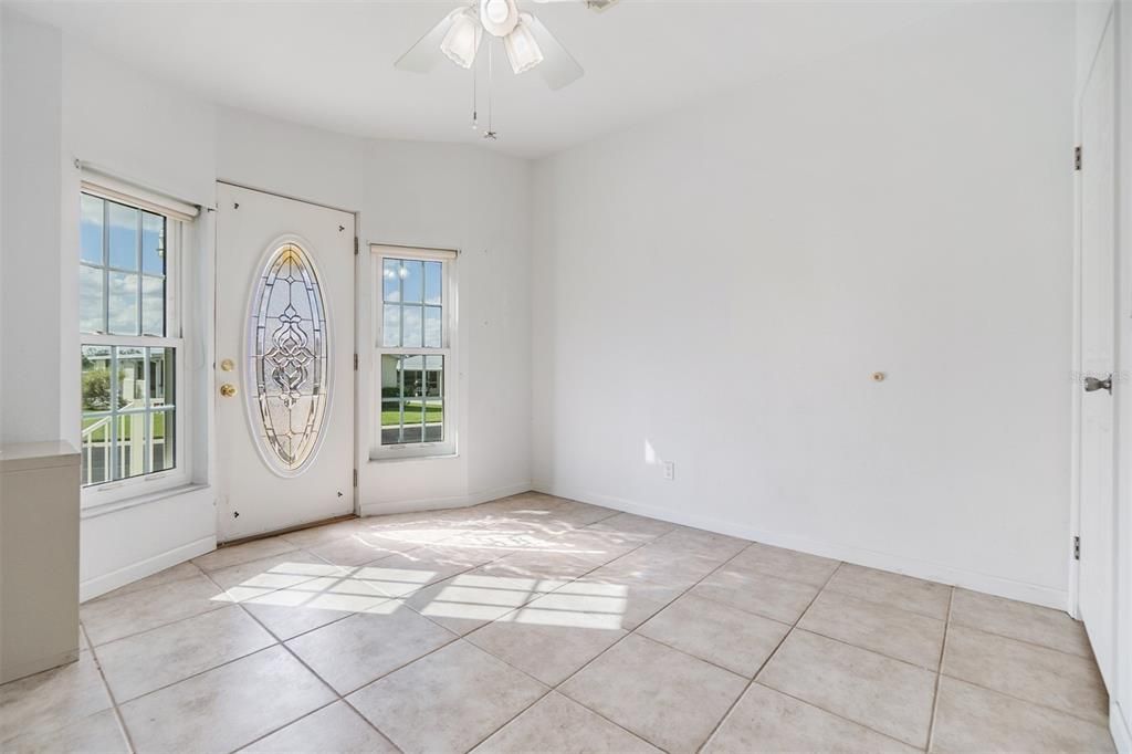 For Sale: $250,000 (2 beds, 2 baths, 1428 Square Feet)