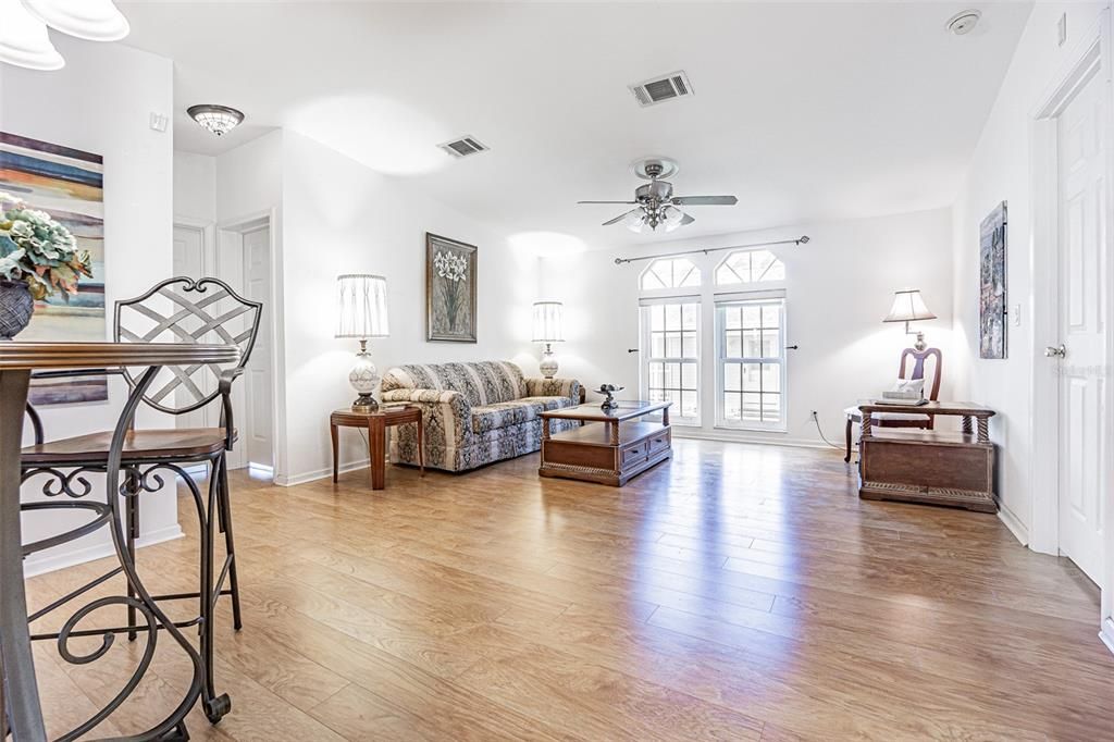 For Sale: $250,000 (2 beds, 2 baths, 1428 Square Feet)