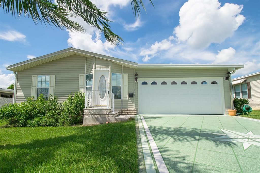 For Sale: $250,000 (2 beds, 2 baths, 1428 Square Feet)