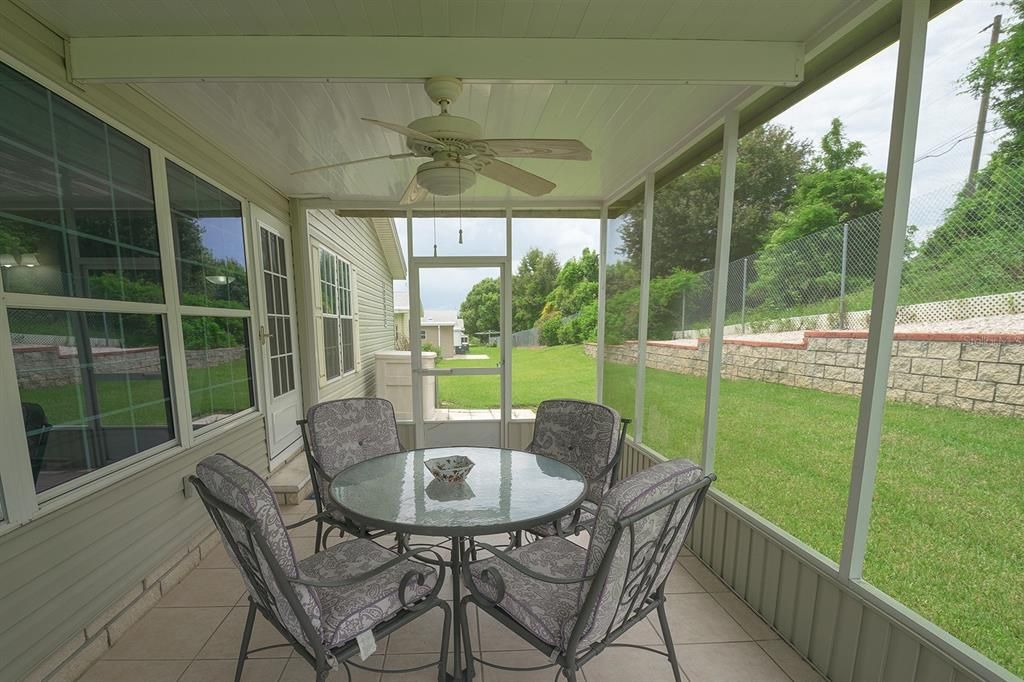 For Sale: $250,000 (2 beds, 2 baths, 1428 Square Feet)