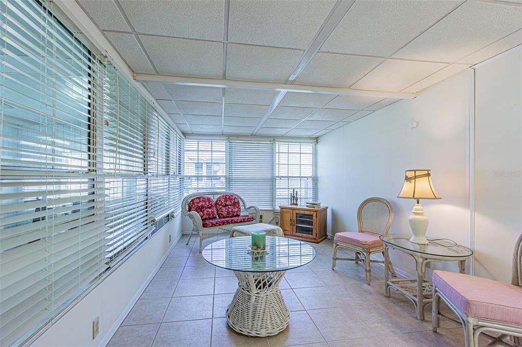 For Sale: $250,000 (2 beds, 2 baths, 1428 Square Feet)