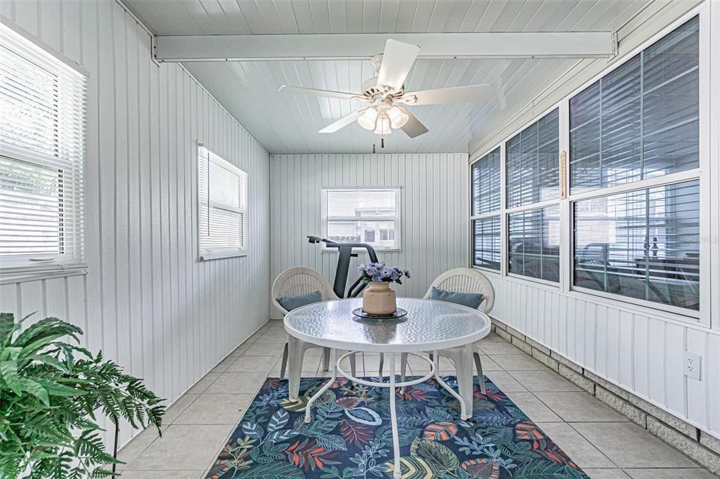For Sale: $250,000 (2 beds, 2 baths, 1428 Square Feet)