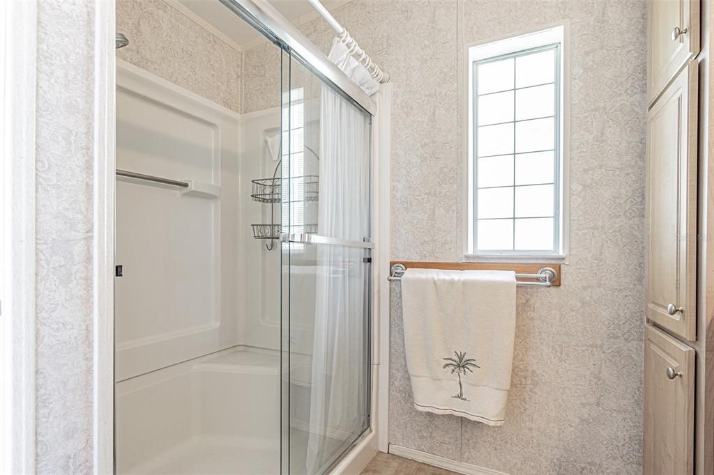For Sale: $250,000 (2 beds, 2 baths, 1428 Square Feet)