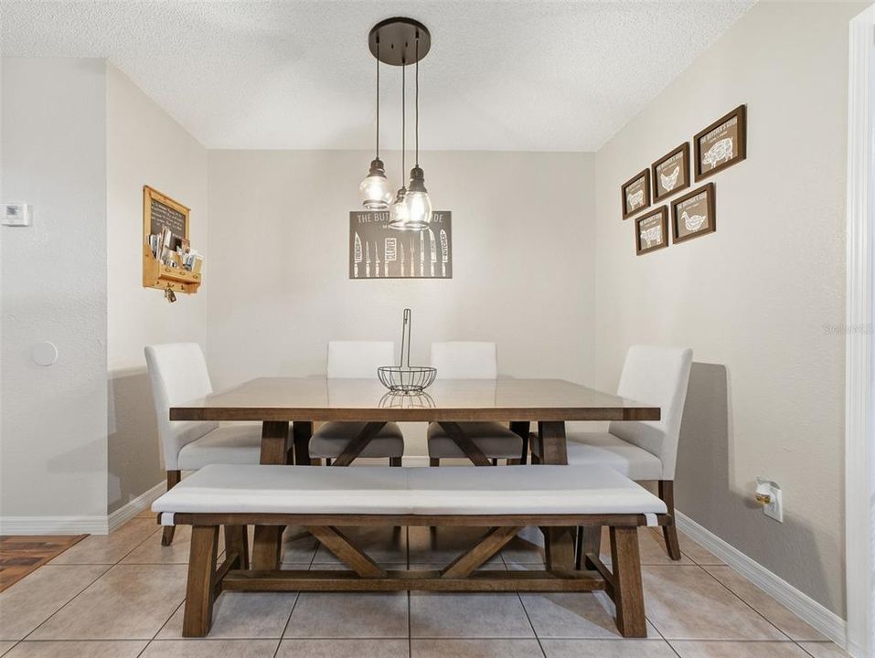 For Sale: $285,000 (3 beds, 2 baths, 1450 Square Feet)