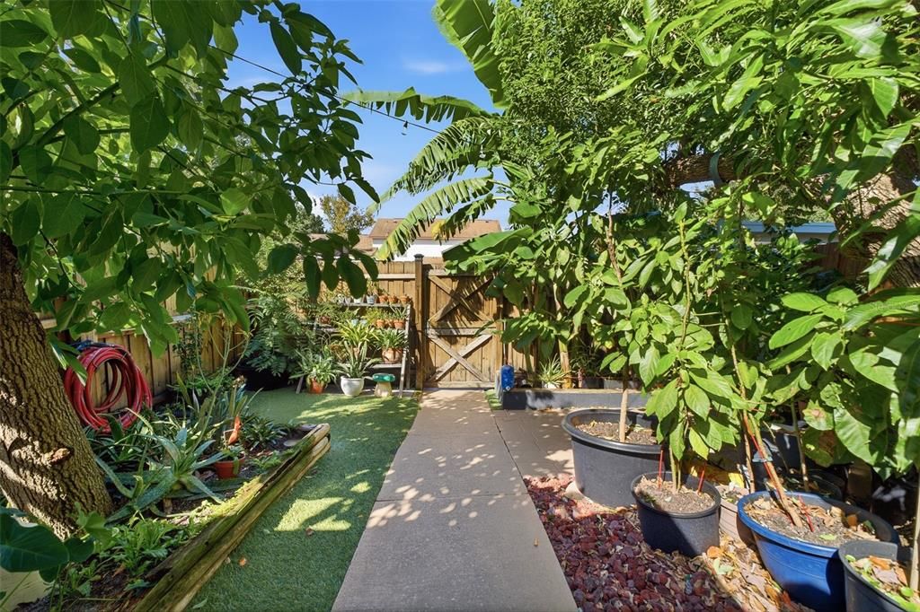 For Sale: $285,000 (3 beds, 2 baths, 1450 Square Feet)
