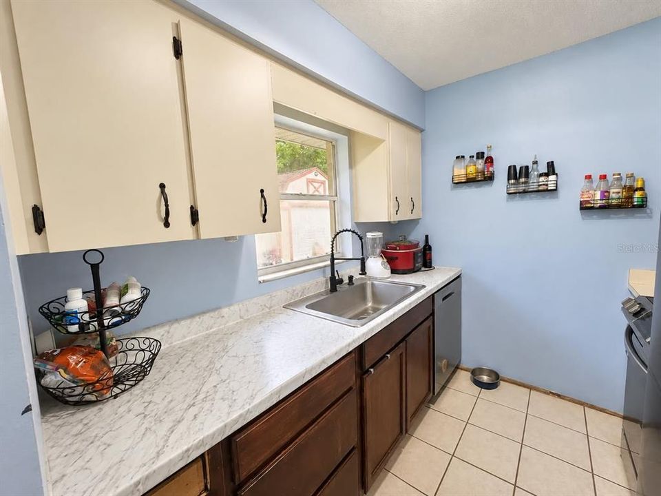 Activo con contrato: $179,999 (3 camas, 2 baños, 1036 Pies cuadrados)
