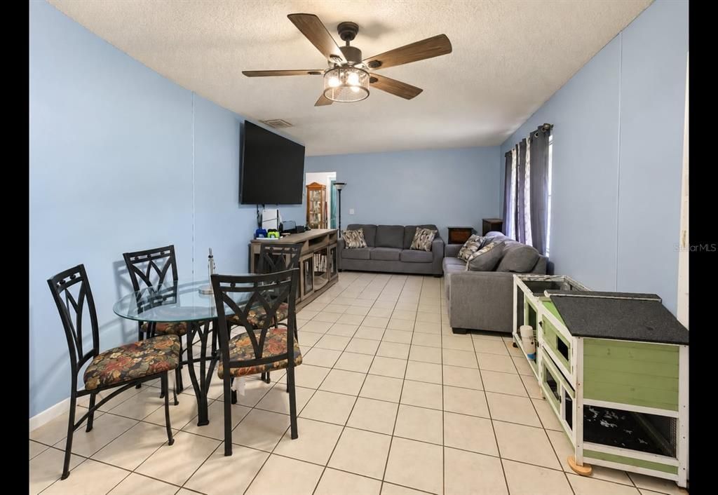 Activo con contrato: $179,999 (3 camas, 2 baños, 1036 Pies cuadrados)