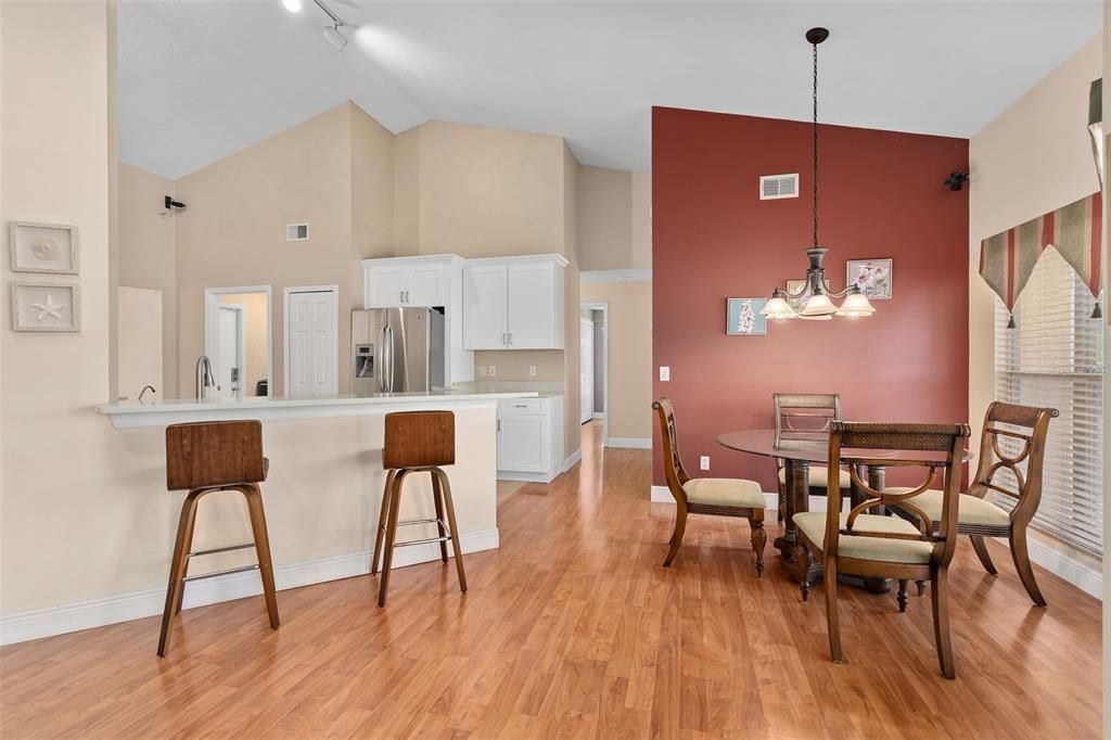 En Venta: $599,000 (4 camas, 2 baños, 2286 Pies cuadrados)