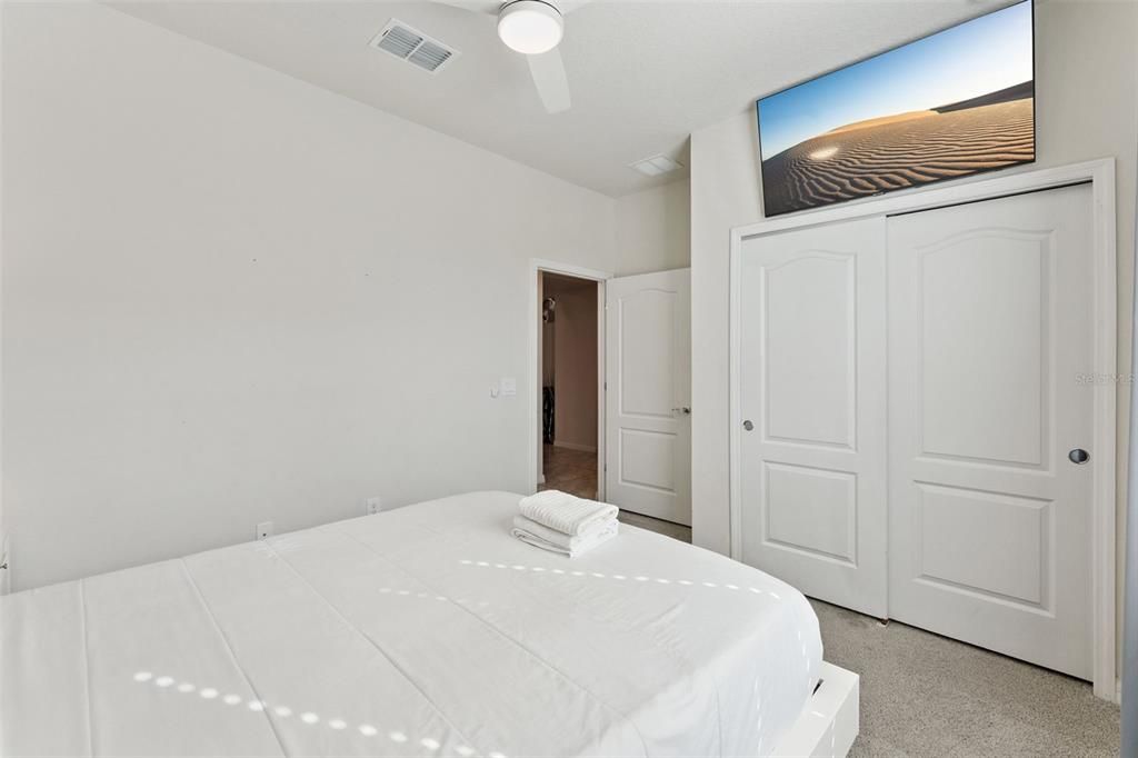 En Venta: $444,000 (5 camas, 4 baños, 2281 Pies cuadrados)