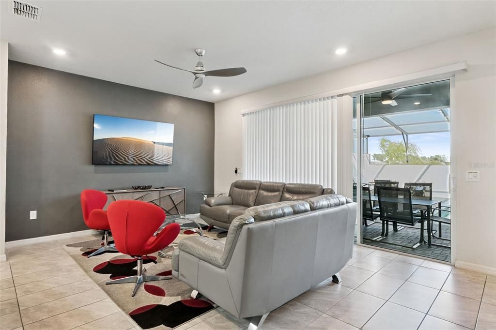 En Venta: $444,000 (5 camas, 4 baños, 2281 Pies cuadrados)