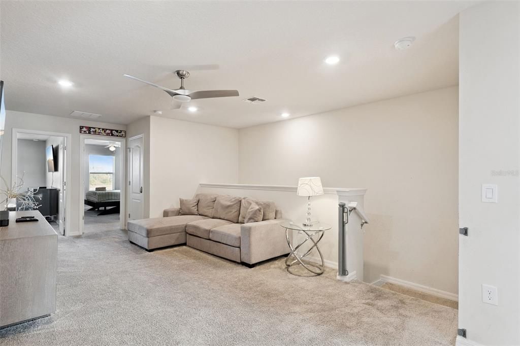 En Venta: $444,000 (5 camas, 4 baños, 2281 Pies cuadrados)