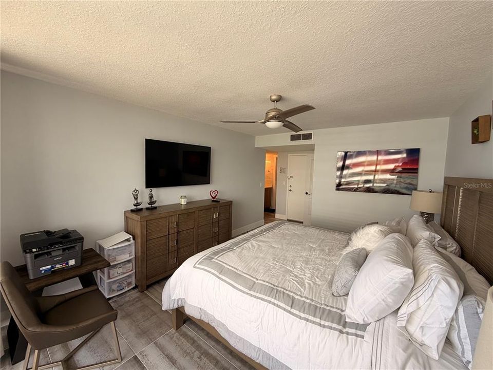 For Rent: $3,000 (2 beds, 2 baths, 1103 Square Feet)