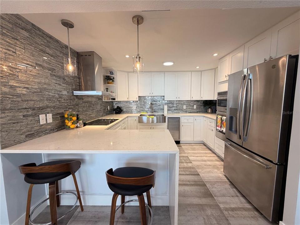 For Rent: $3,000 (2 beds, 2 baths, 1103 Square Feet)