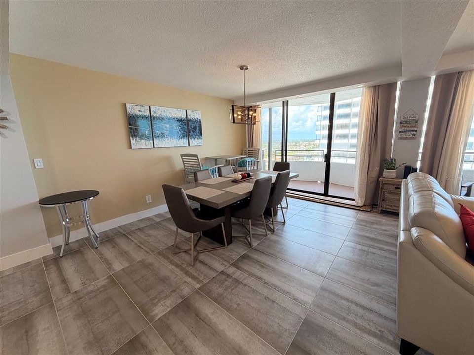 For Rent: $3,000 (2 beds, 2 baths, 1103 Square Feet)