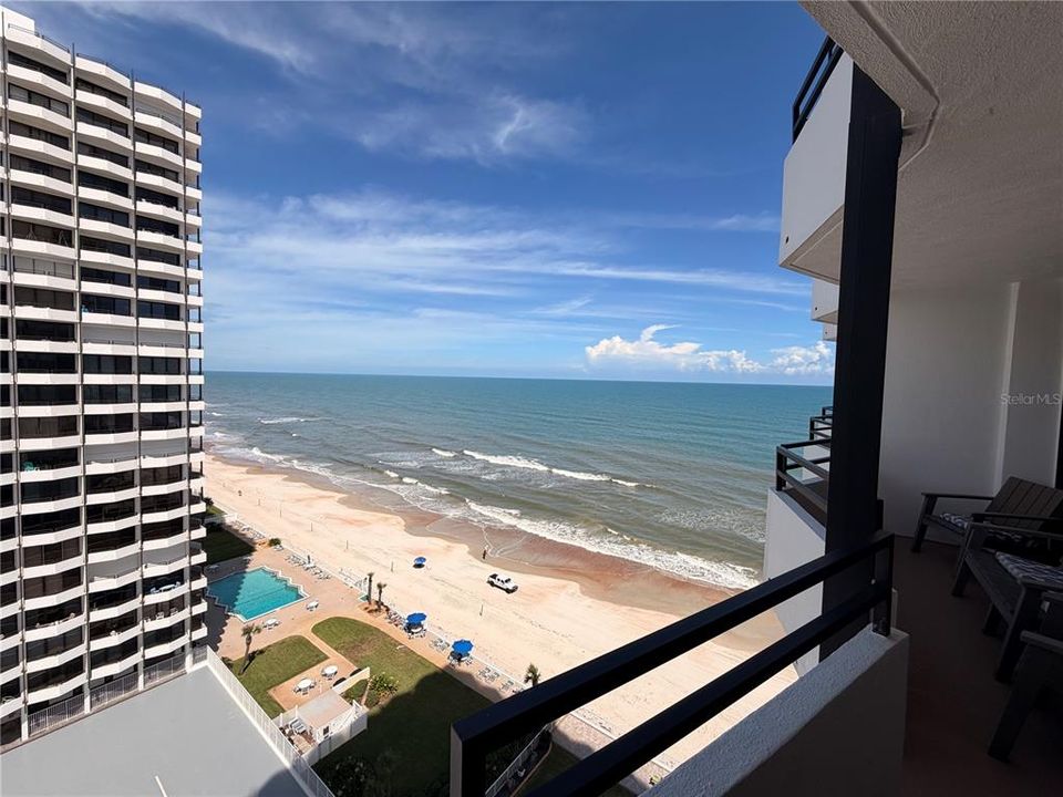 For Rent: $3,000 (2 beds, 2 baths, 1103 Square Feet)