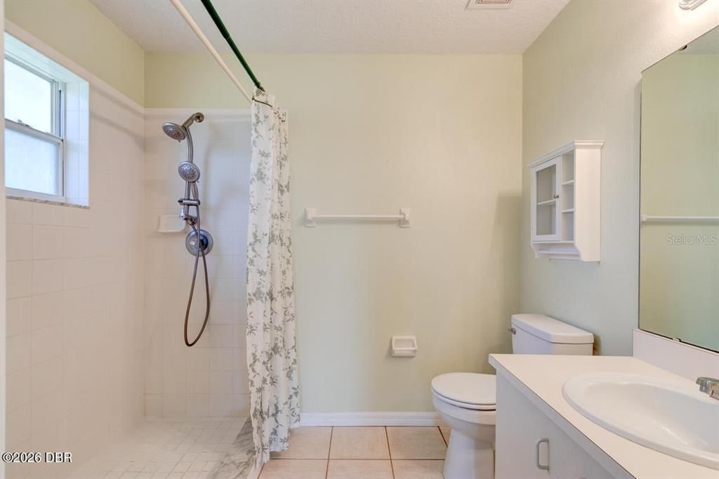 For Sale: $186,000 (3 beds, 2 baths, 1305 Square Feet)