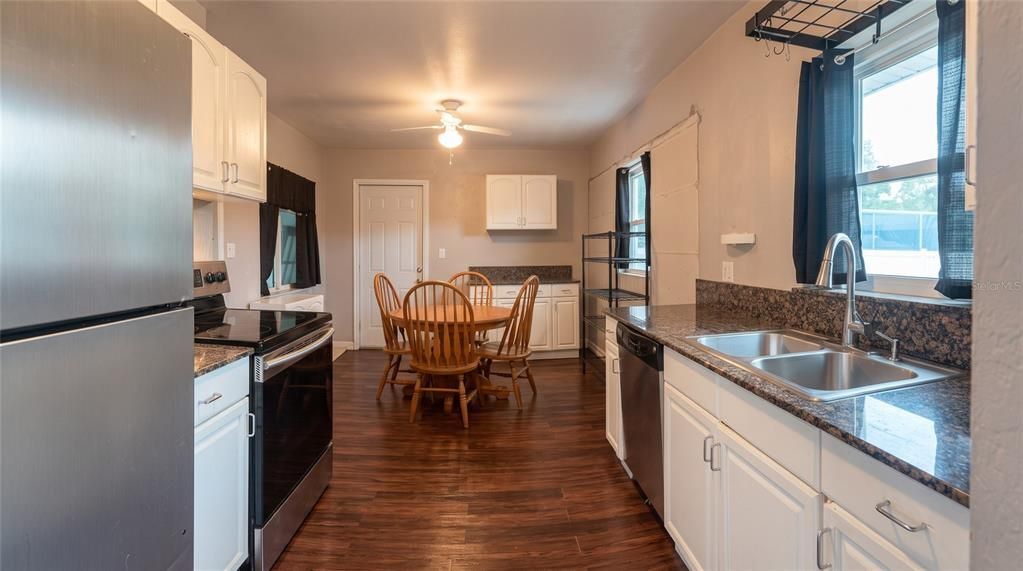 Active With Contract: $311,000 (3 beds, 2 baths, 1220 Square Feet)