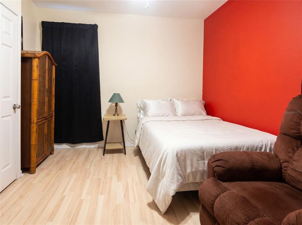 Active With Contract: $311,000 (3 beds, 2 baths, 1220 Square Feet)